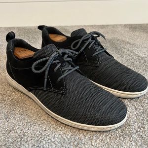 Dunham sneakers size 10 like new
